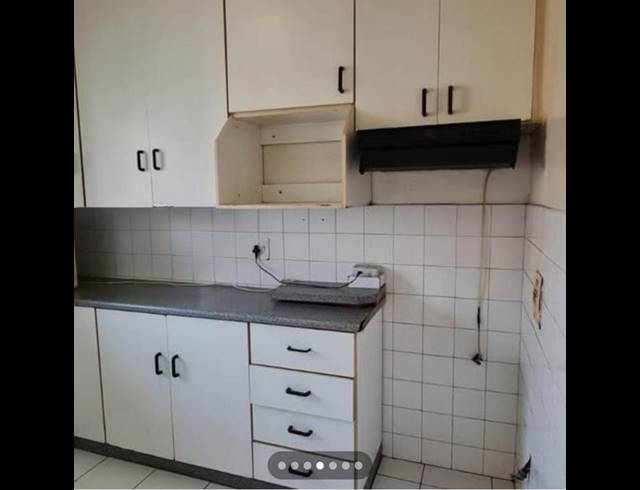 2 BEDROOM APARTMENT FOR SALE IN OVERPORT